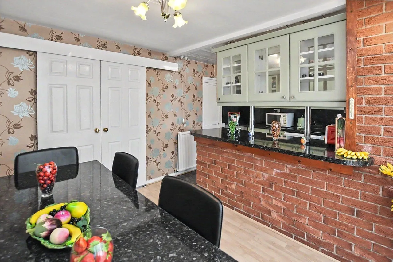 Woodhall Drive, Kirkstall, LS5, photo 2
