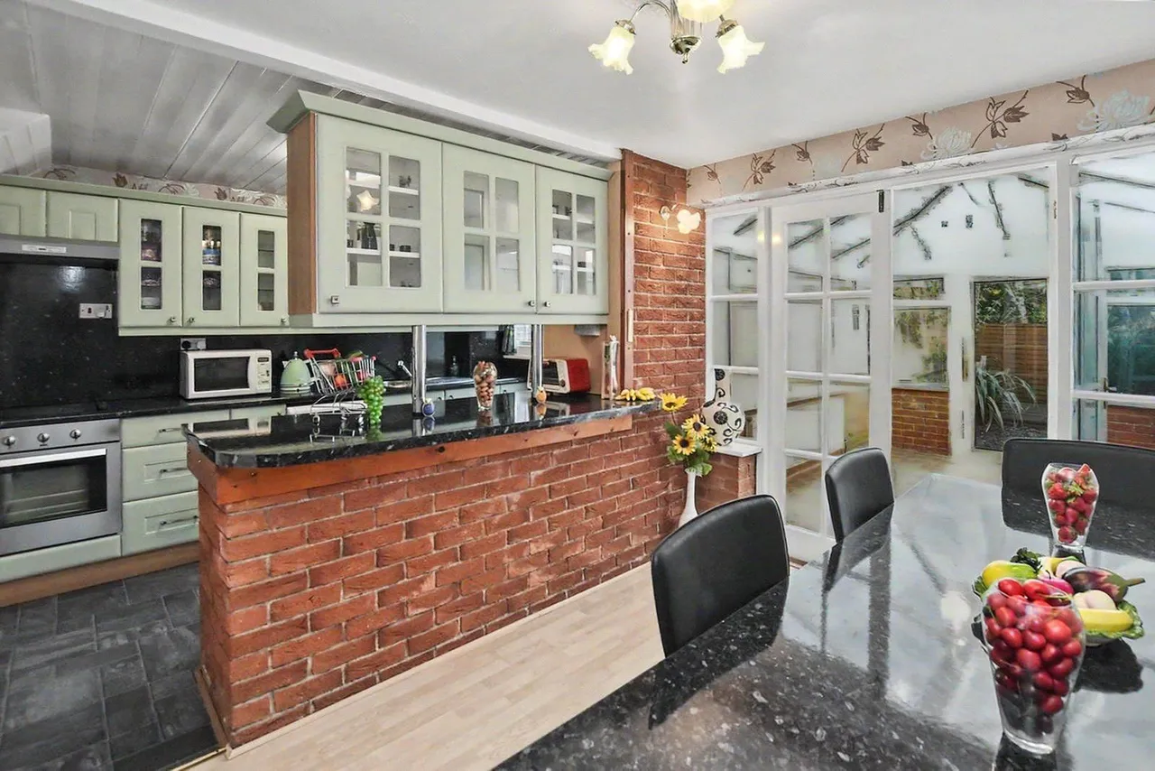 Woodhall Drive, Kirkstall, LS5, photo 11