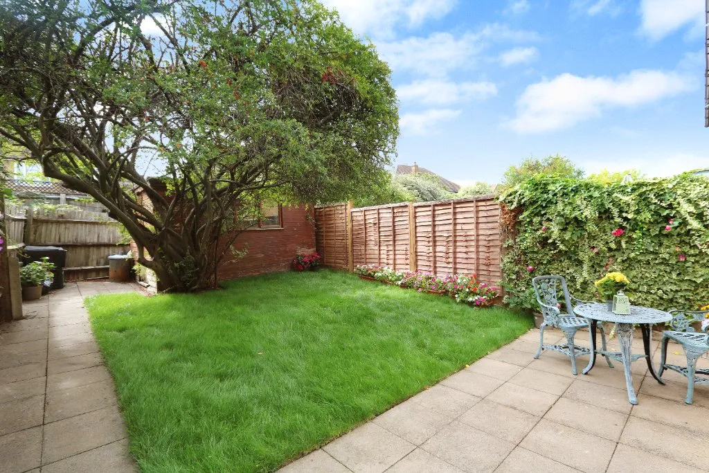 Ranyard Close, Chessington, KT9, photo 4