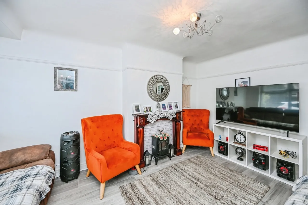 Parker Avenue, Seaforth, L21, photo 2