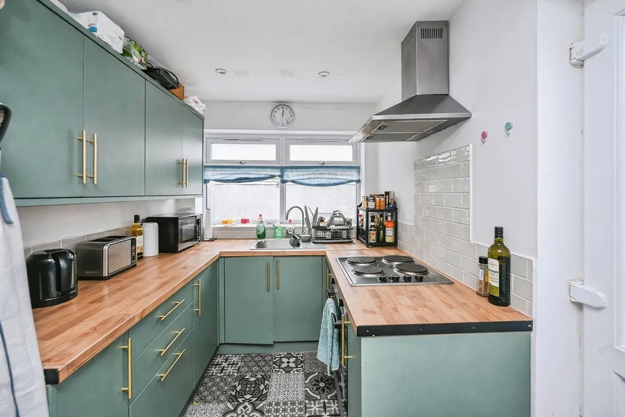 Parker Avenue, Seaforth, L21, photo 4