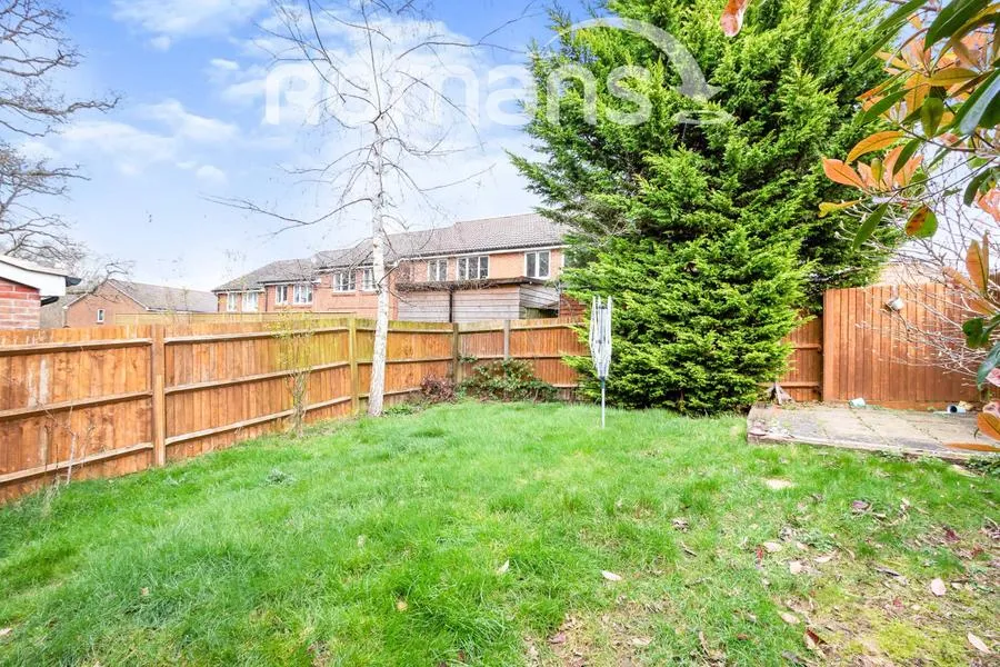 Wood End, Chineham, RG24, photo 10