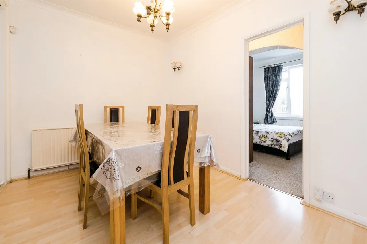 Betterton Road, Rainham, photo 3