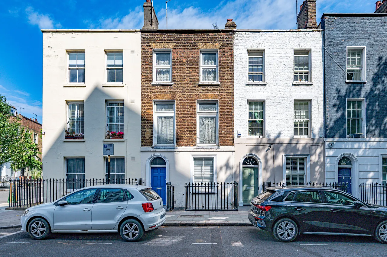 2 bed flat for sale — 38a Mornington Crescent, London