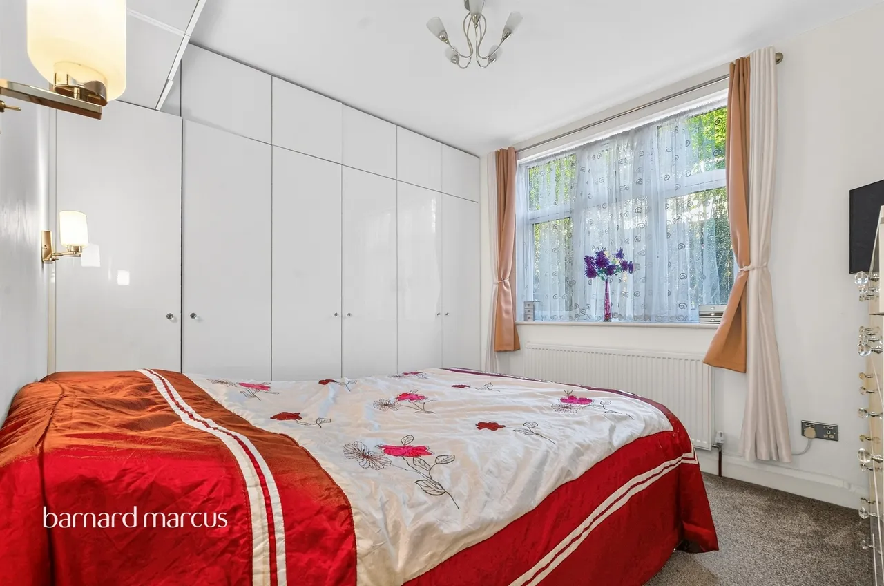 Oakleigh Road North, London, N20, photo 14