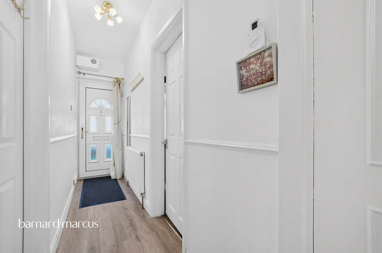 Oakleigh Road North, London, N20, photo 6