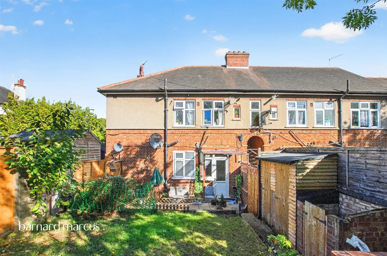 Oakleigh Road North, London, N20, photo 15