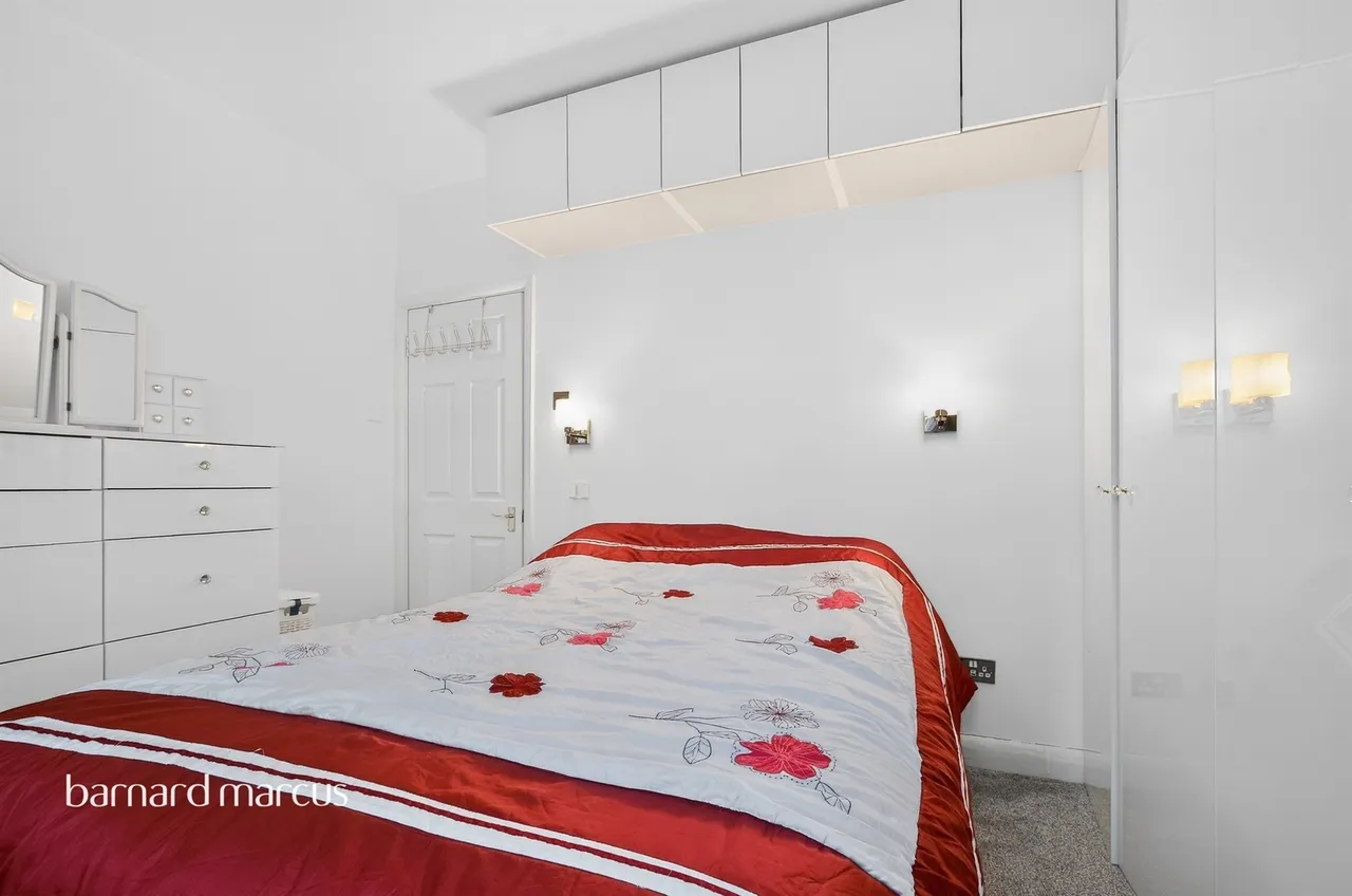 Oakleigh Road North, London, N20, photo 12
