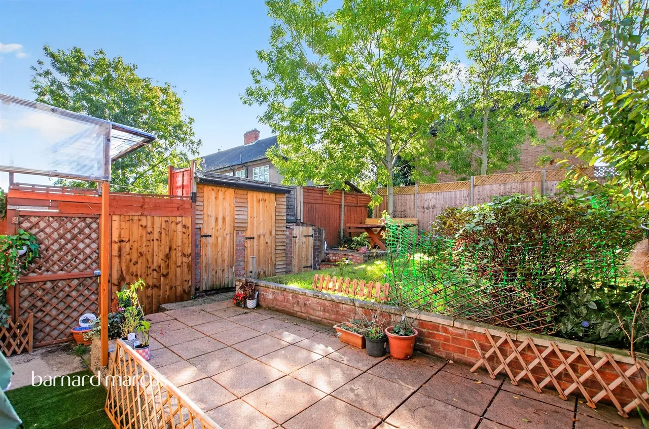 Oakleigh Road North, London, N20, photo 13