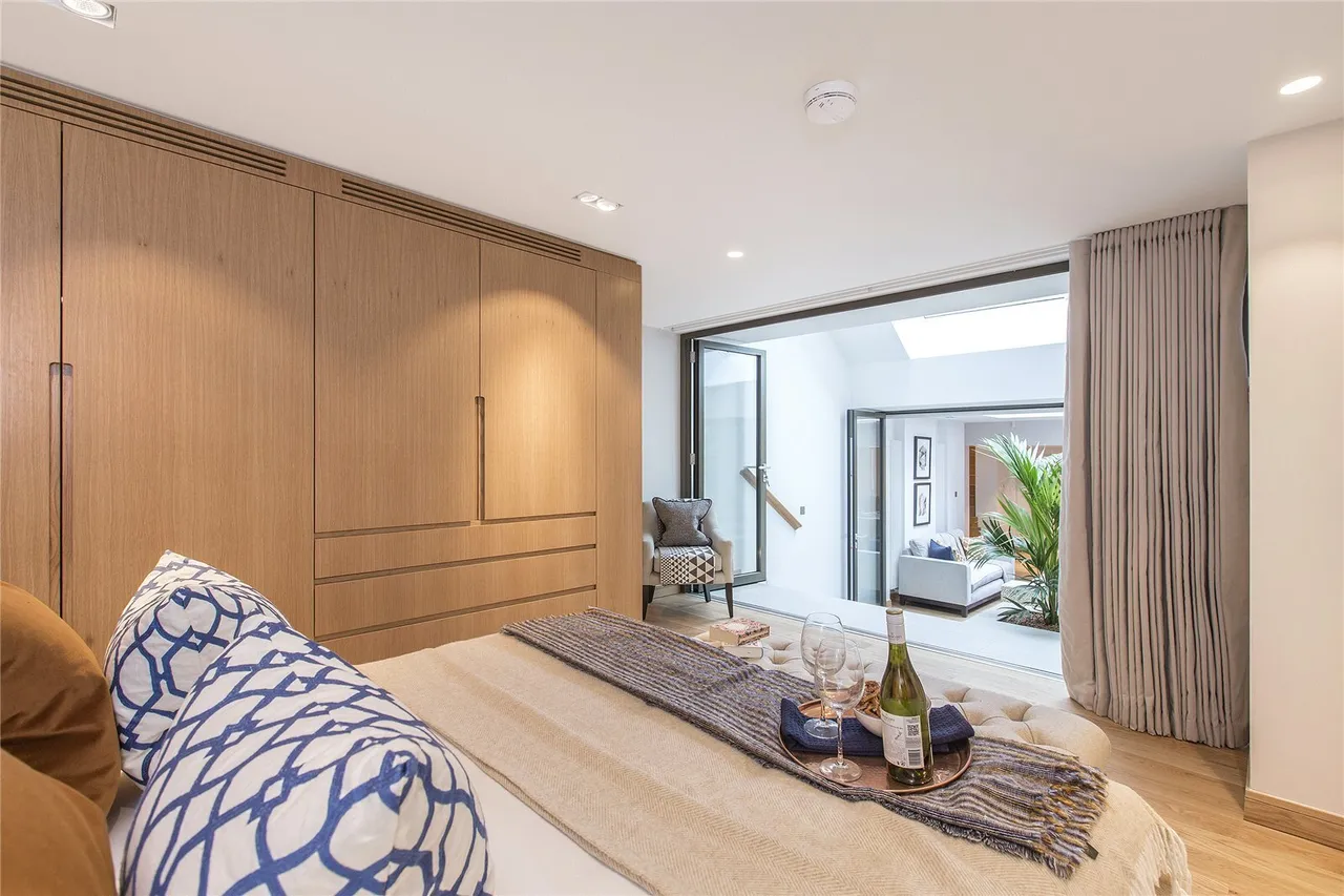 Grosvenor Road, London, SW1V, photo 4