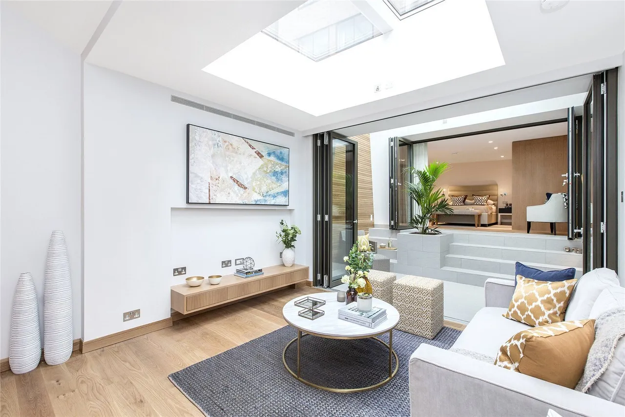 Grosvenor Road, London, SW1V, photo 7