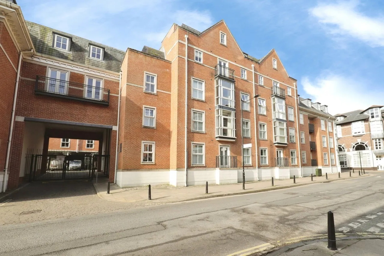 1 bed flat for sale, Skeldergate, York, YO1