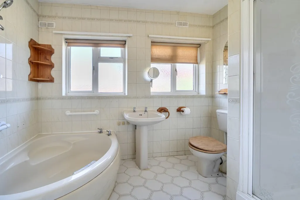 Pondfield Road, Hayes, photo 12
