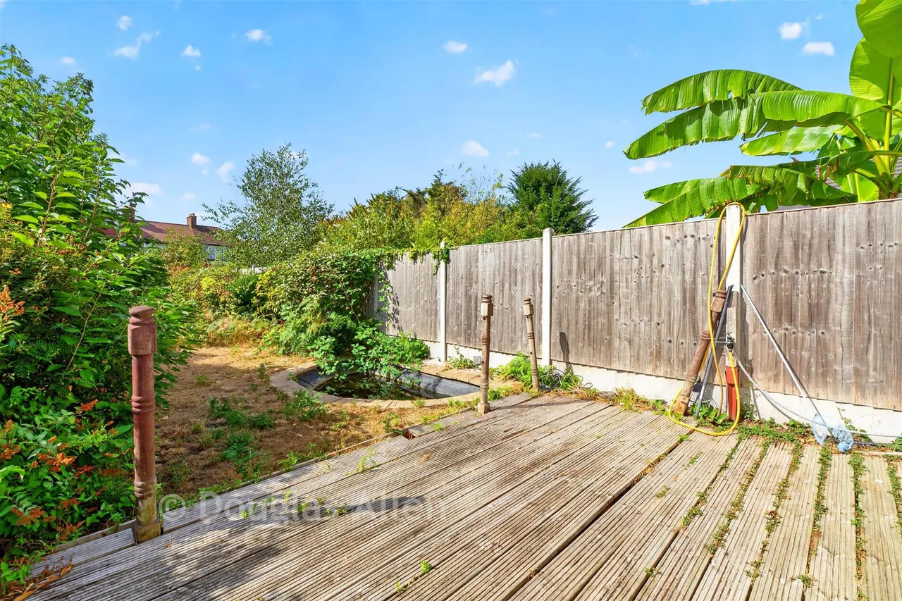 Christie Gardens, Romford, RM6, photo 10