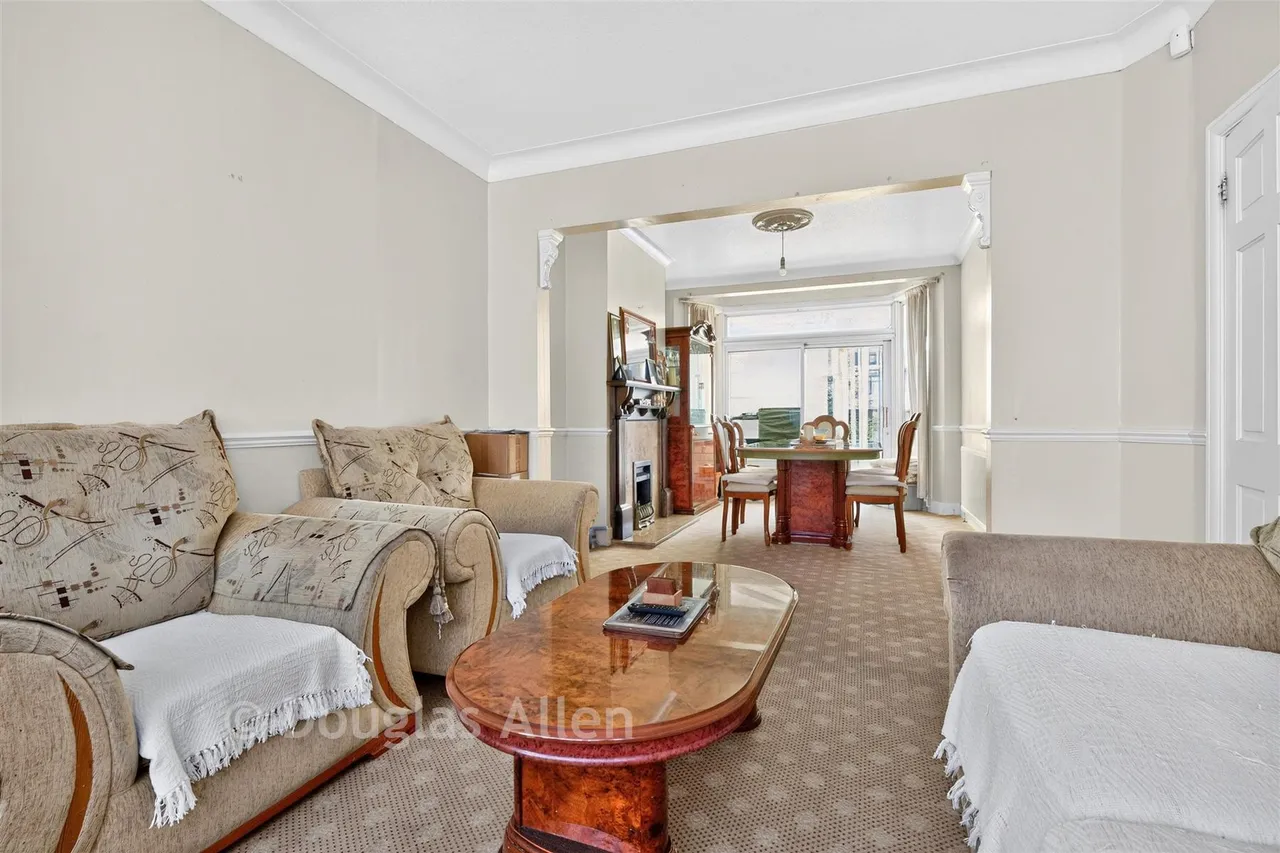 Christie Gardens, Romford, RM6, photo 8