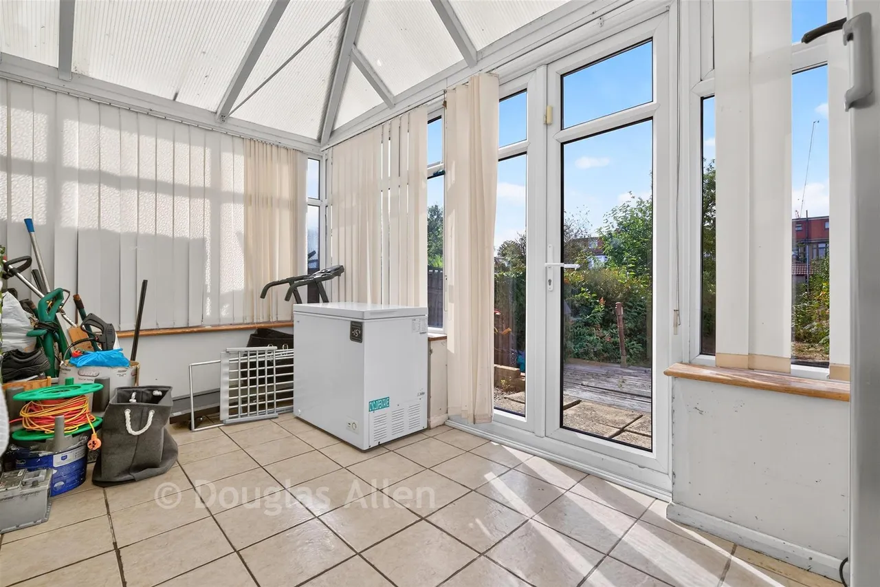 Christie Gardens, Romford, RM6, photo 9