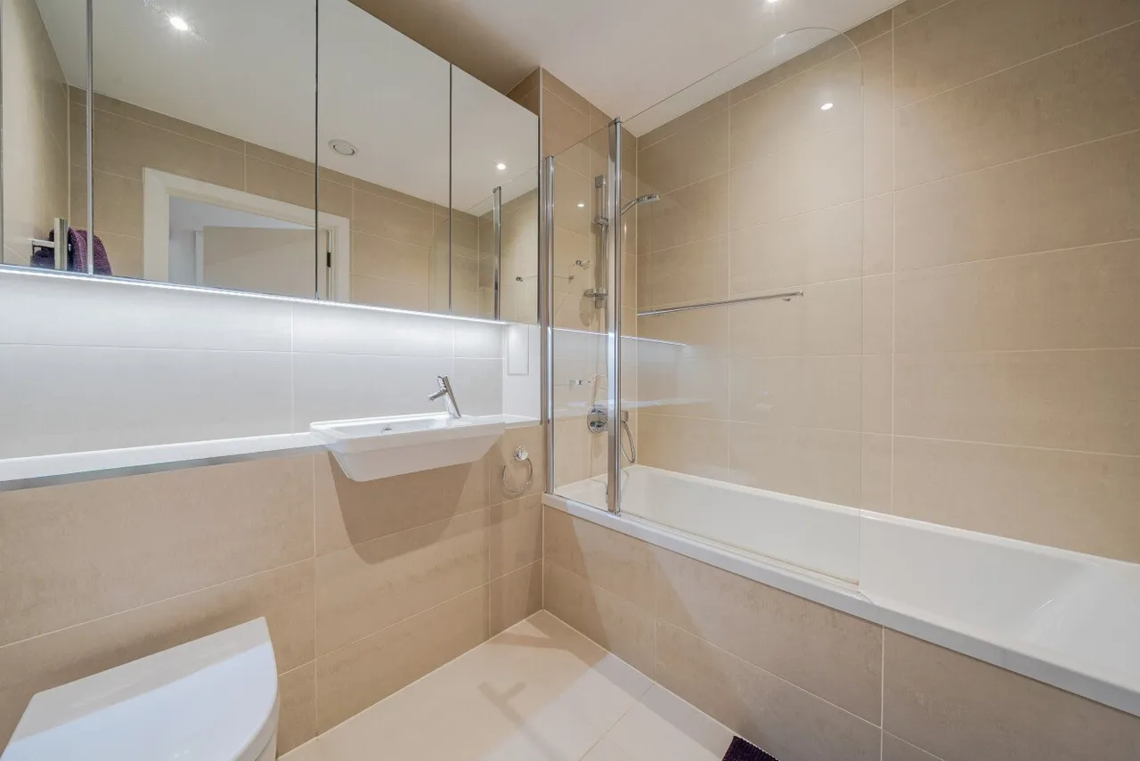 Vinery Way, Hammersmith, London, W6, photo 5