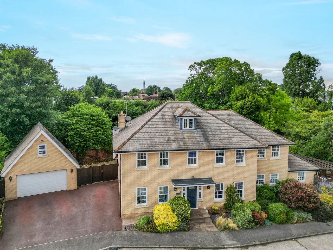 5 bed house for sale — 7 Bristowe Avenue, Great Baddow, Chelmsford, Essex, CM2 7JJ