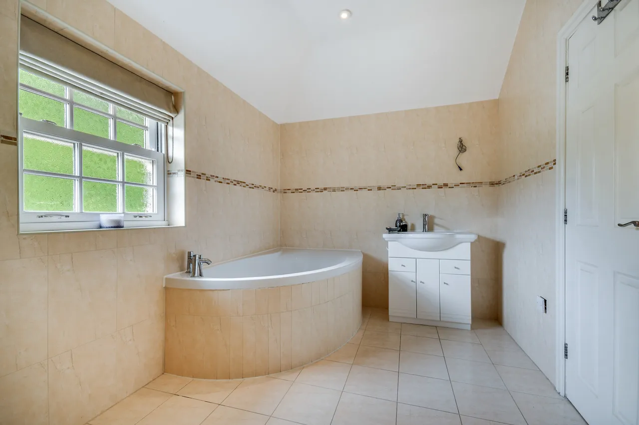 7 Bristowe Avenue, Great Baddow, Chelmsford, Essex, CM2 7JJ, photo 22