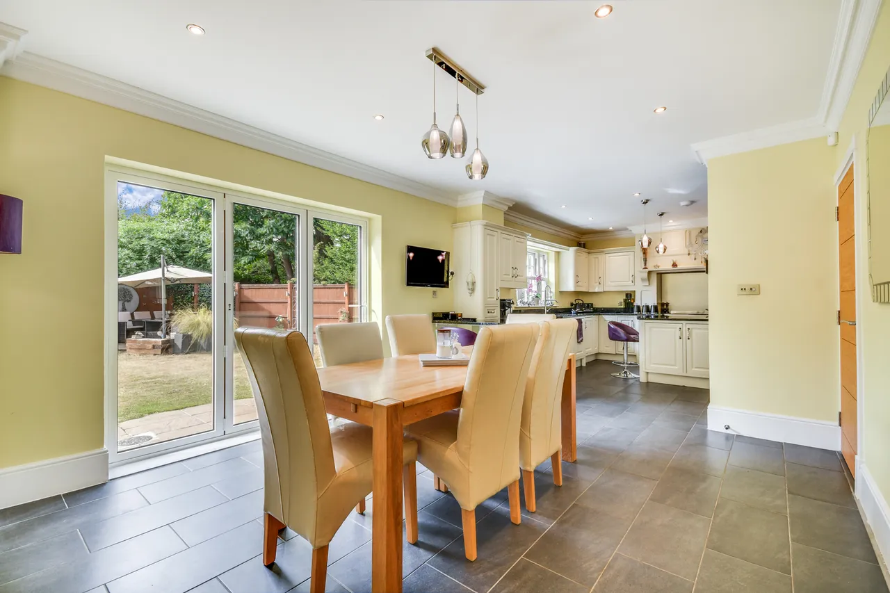 7 Bristowe Avenue, Great Baddow, Chelmsford, Essex, CM2 7JJ, photo 6