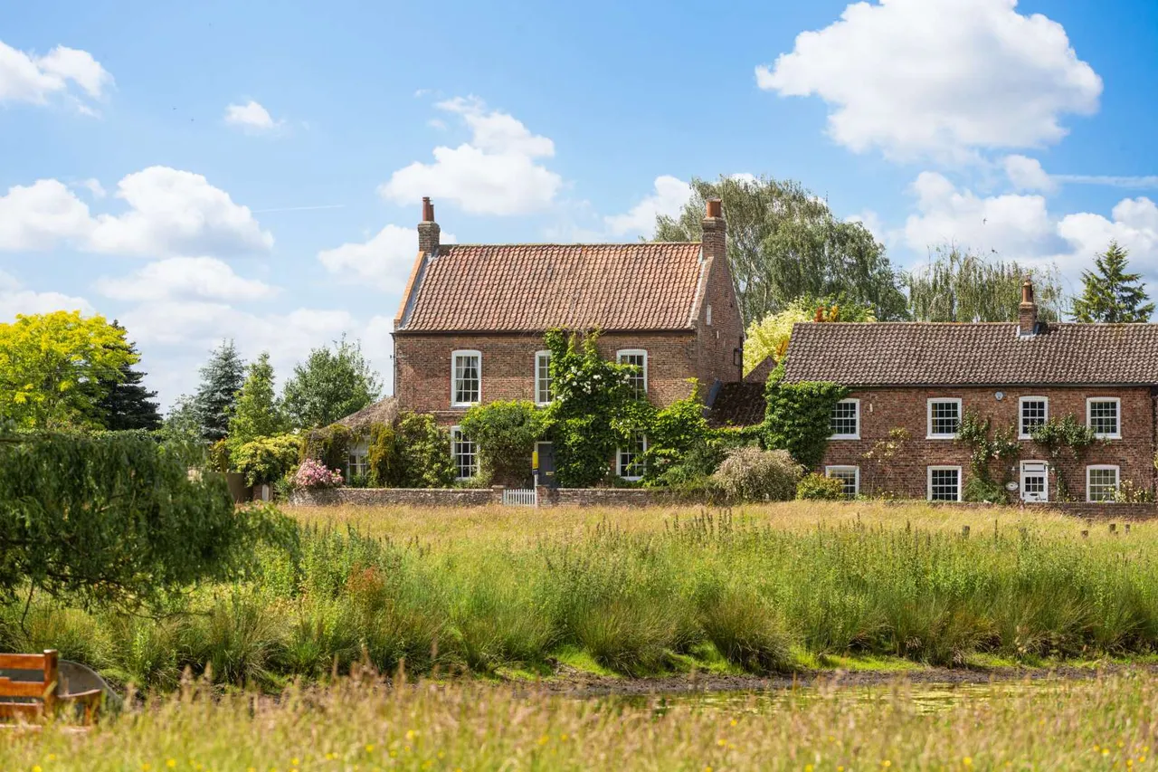 5 bed house for sale — The Green, Nun Monkton, York, North Yorkshire, YO26 8EW