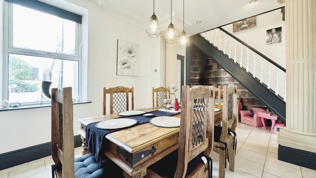 Bryneglwys, Pyle Road, Bridgend, Mid Glamorgan, photo 6