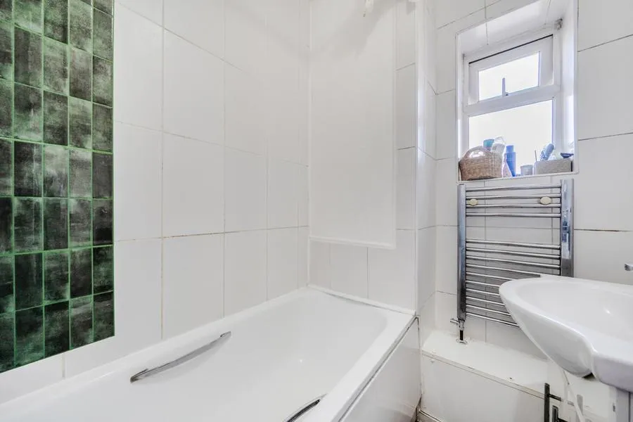 Elmshurst Crescent, London, N2, photo 18