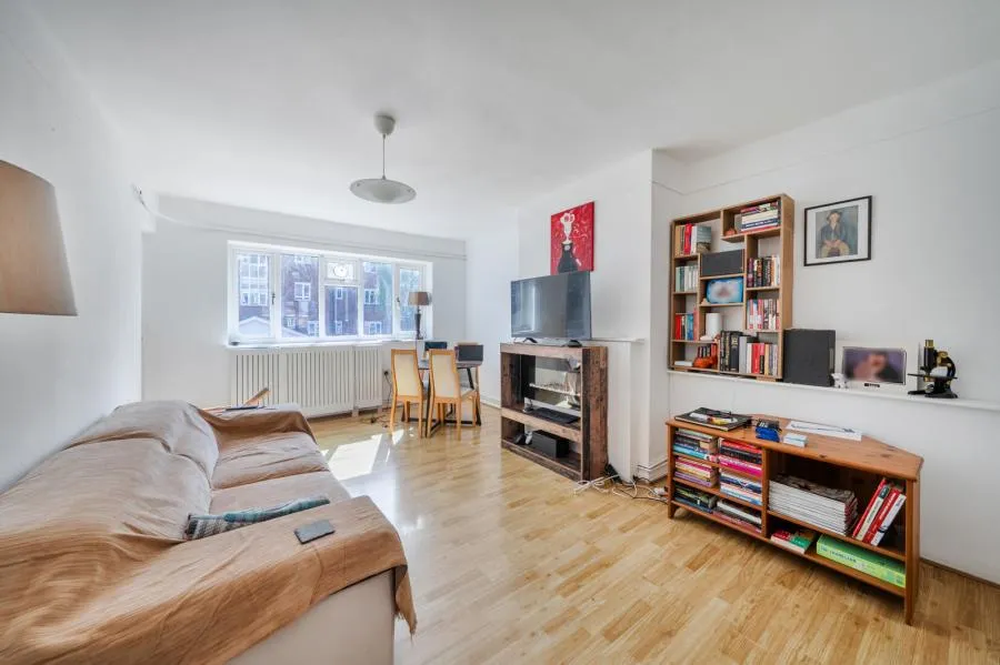 Elmshurst Crescent, London, N2, photo 3