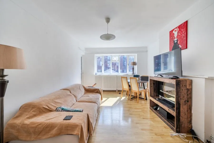 Elmshurst Crescent, London, N2, photo 4
