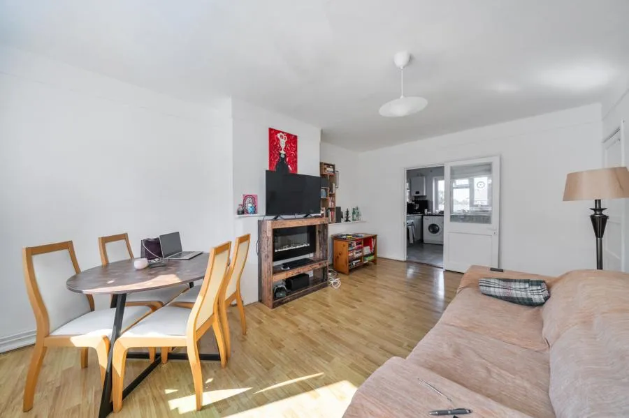 Elmshurst Crescent, London, N2, photo 5