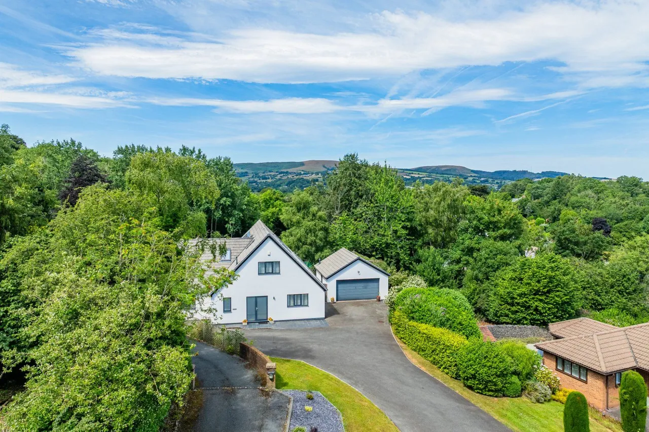 4 bed house for sale, Cilcain Road, Pantymwyn, CH7