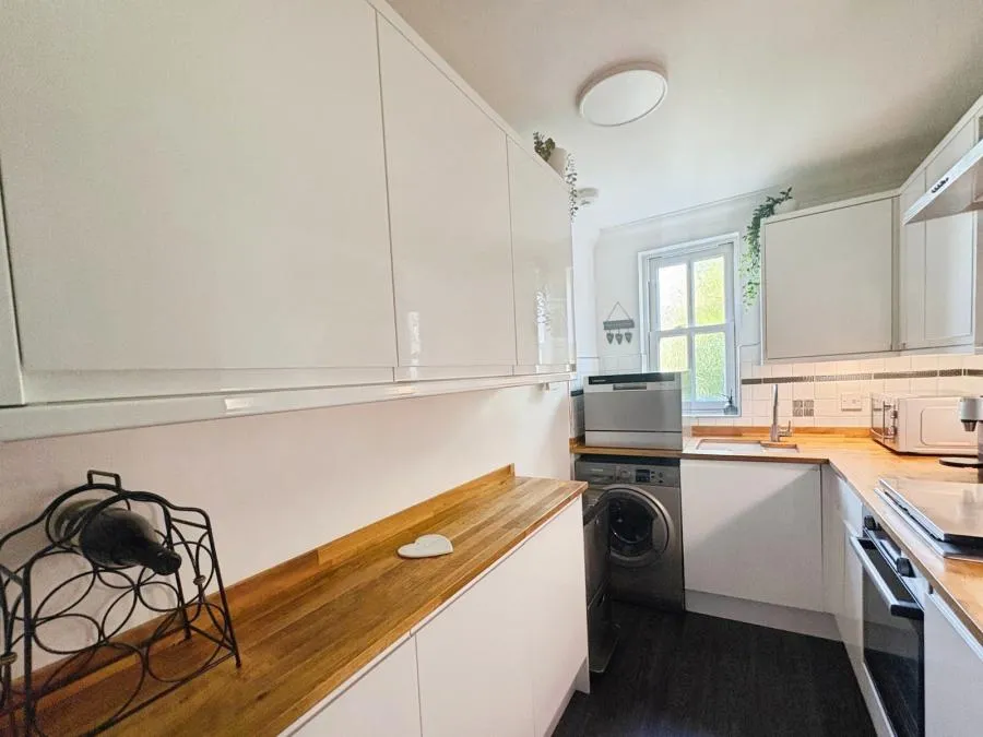 Millfield Avenue, East Cowes, PO32, photo 6