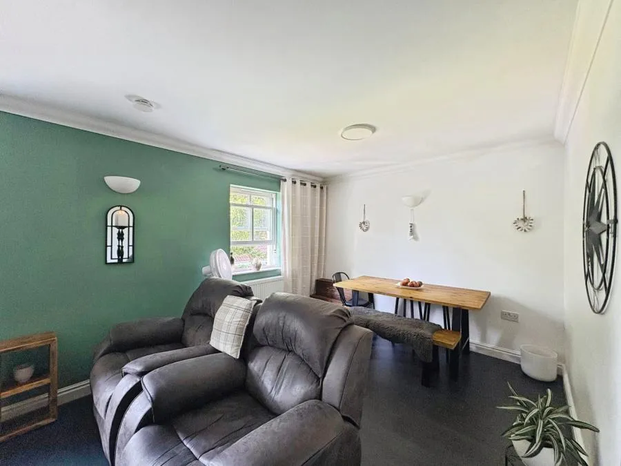 Millfield Avenue, East Cowes, PO32, photo 8
