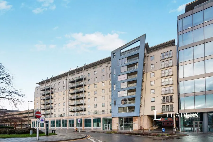 flat to rent, Church Street East, Woking, GU21