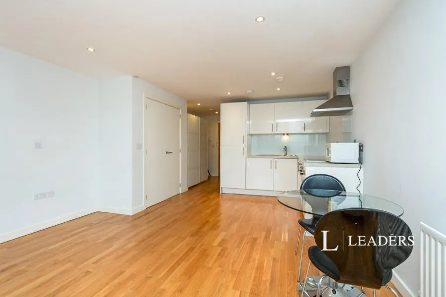 Church Street East, Woking, GU21, photo 5