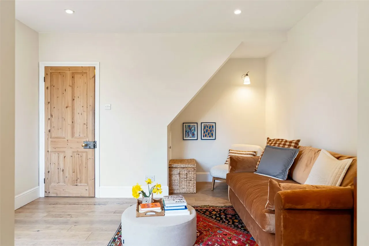 Field Lane, Teddington, TW11 9AS, photo 6