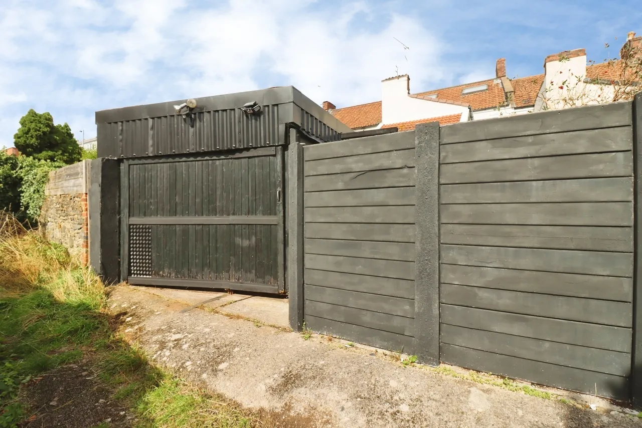 Staple Hill Road, Bristol, BS16, photo 21