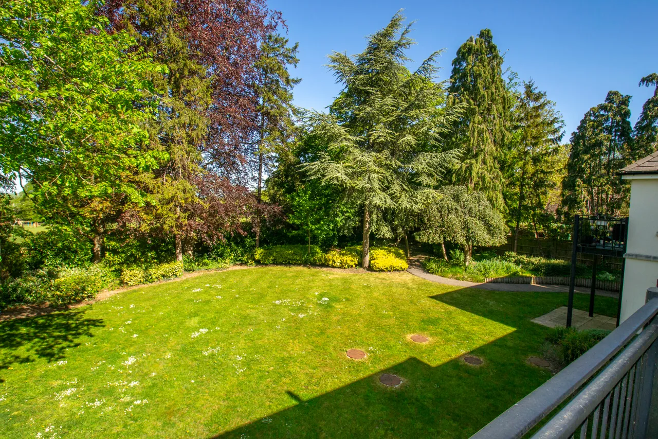 Eaves Court The Retreat, Princes Risborough, HP27, photo 9