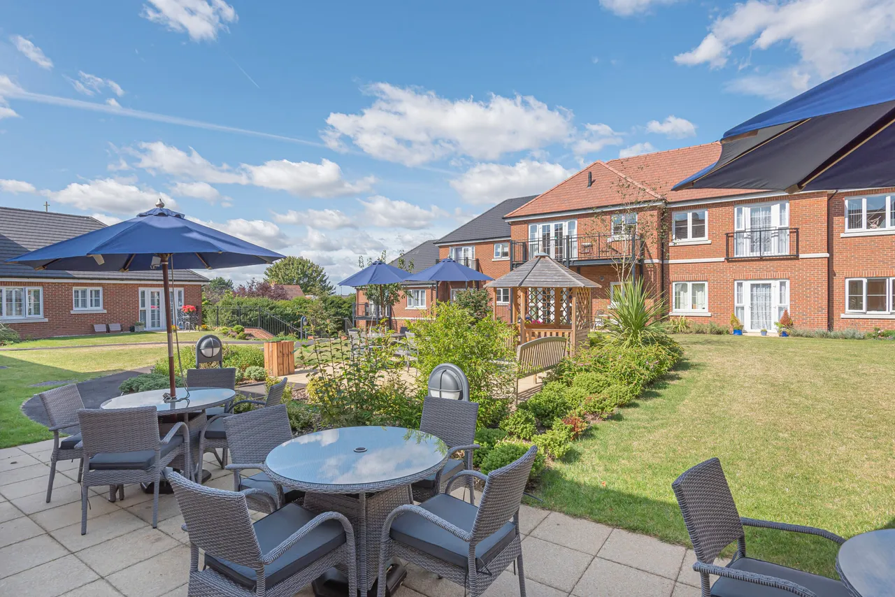 Eaves Court The Retreat, Princes Risborough, HP27, photo 12