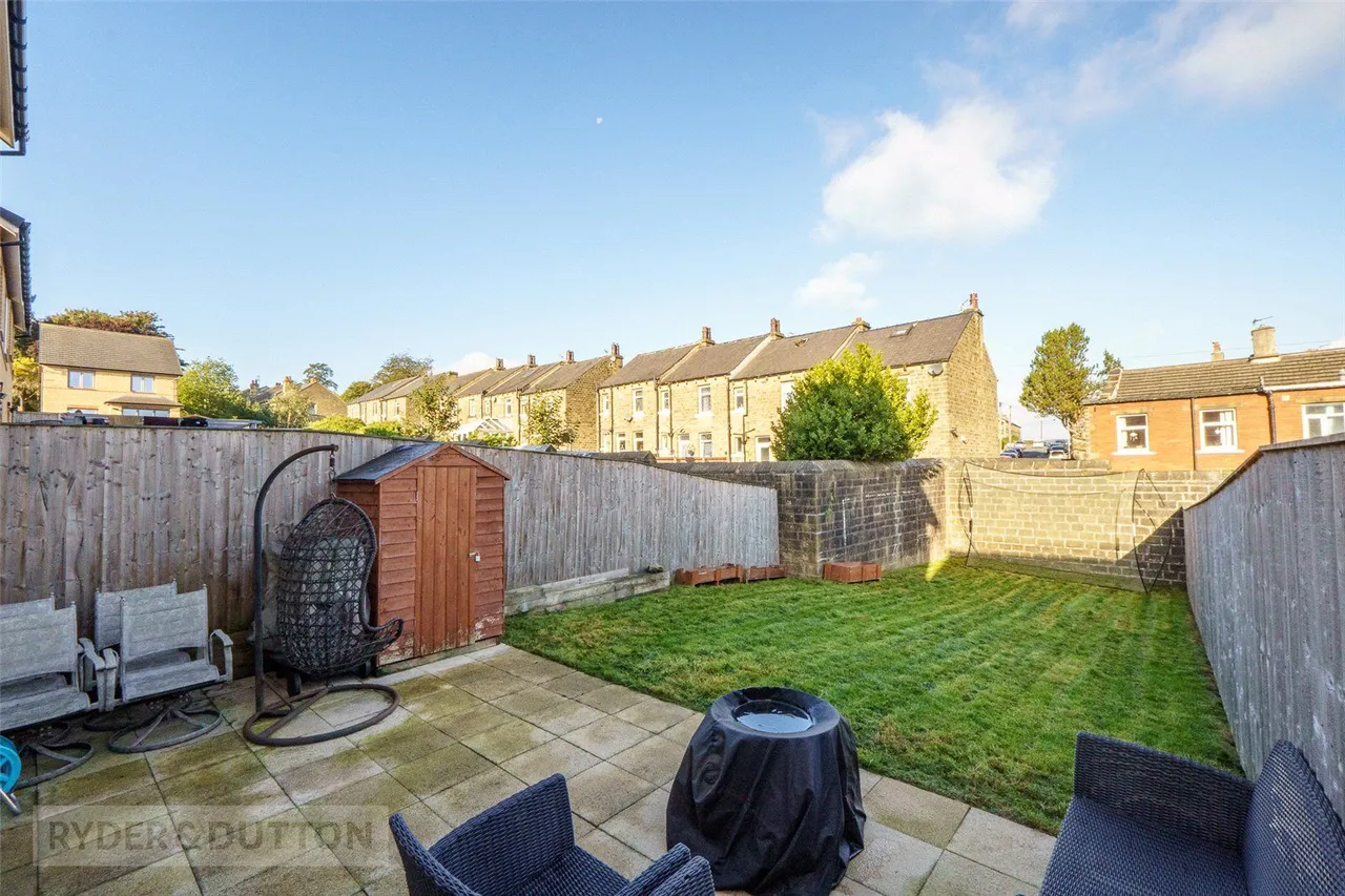 Turnstone Way, Crosland Moor, HD4, photo 16