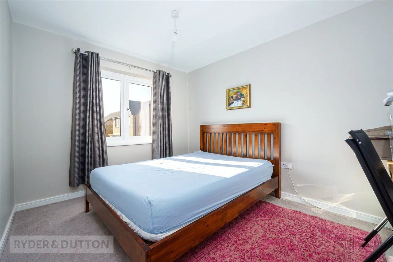 Turnstone Way, Crosland Moor, HD4, photo 15