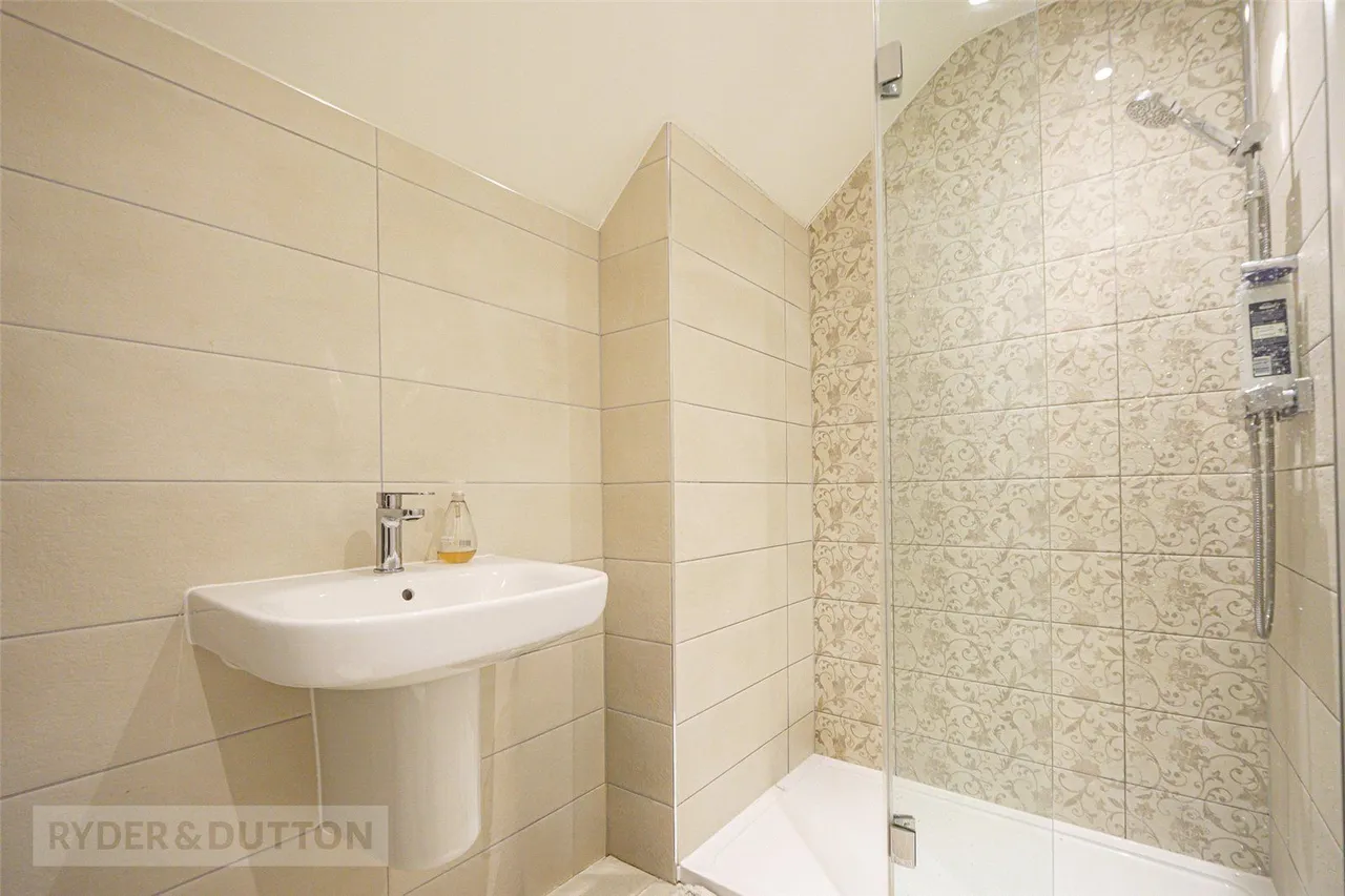 Turnstone Way, Crosland Moor, HD4, photo 10