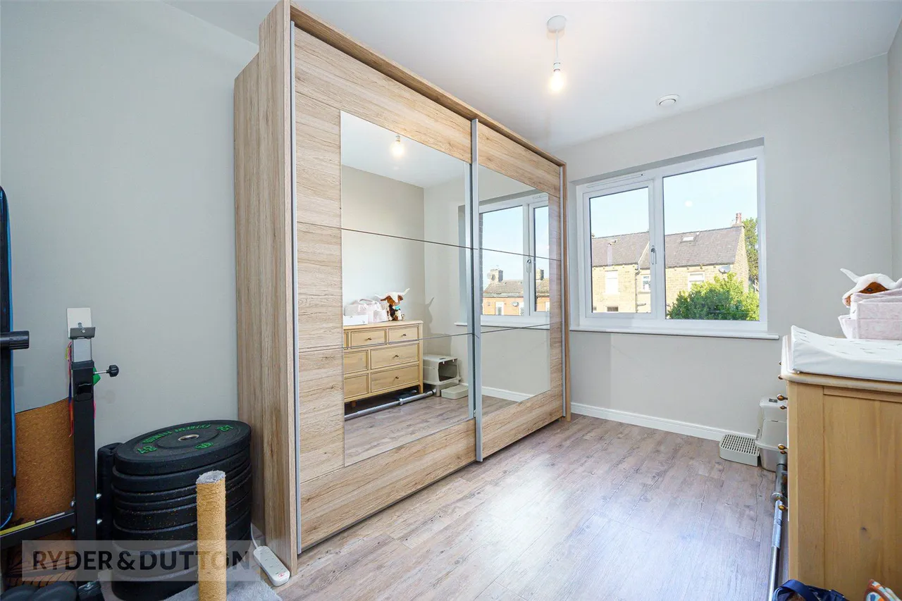 Turnstone Way, Crosland Moor, HD4, photo 13