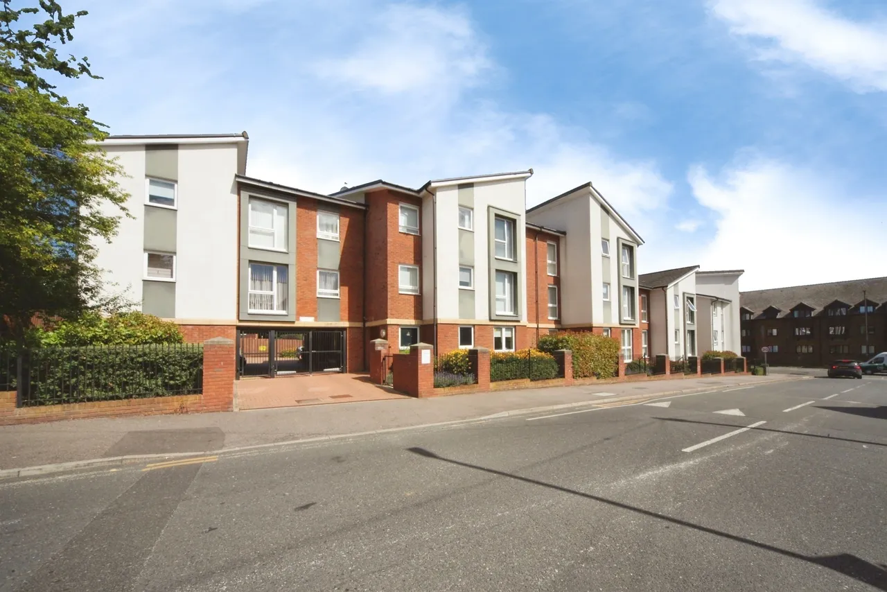 High Street North, Dunstable, LU6, photo 13