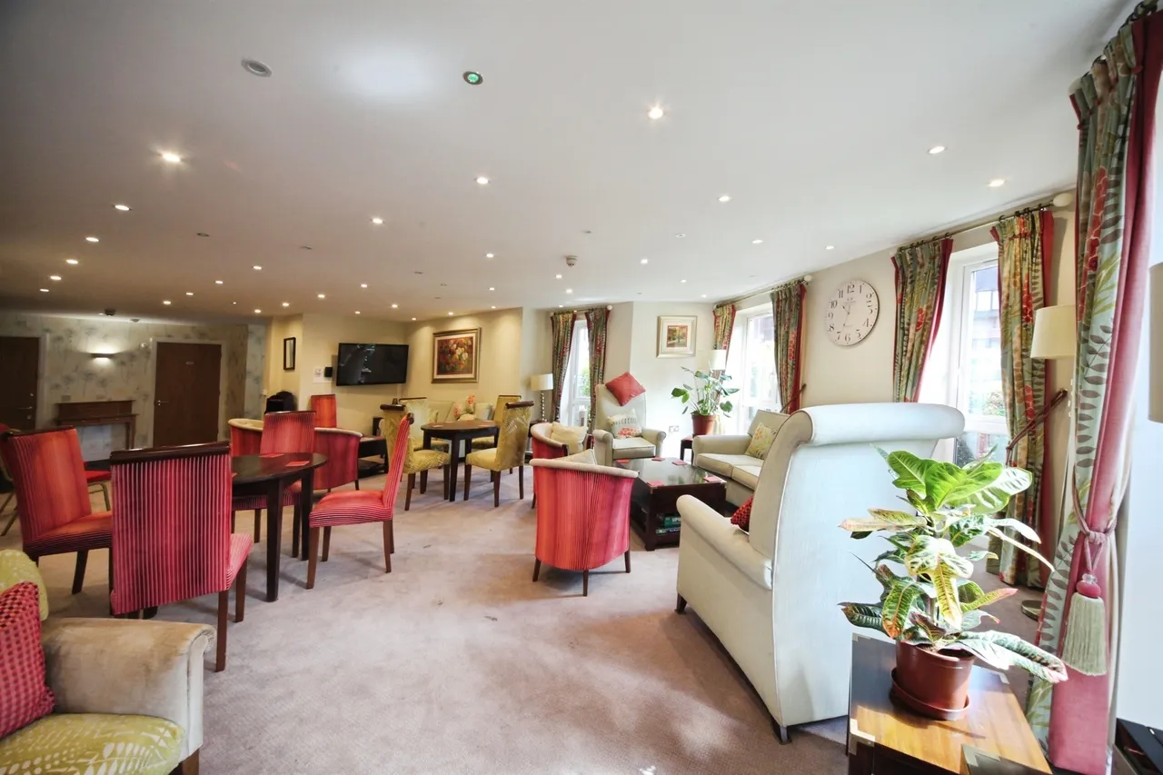 High Street North, Dunstable, LU6, photo 3