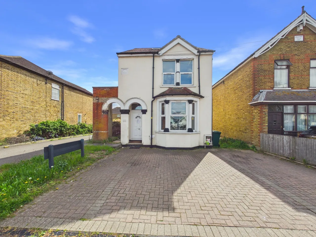 4 bed staines road west, ashford, middlesex,tw15 for sale, Ashford, Middlesex