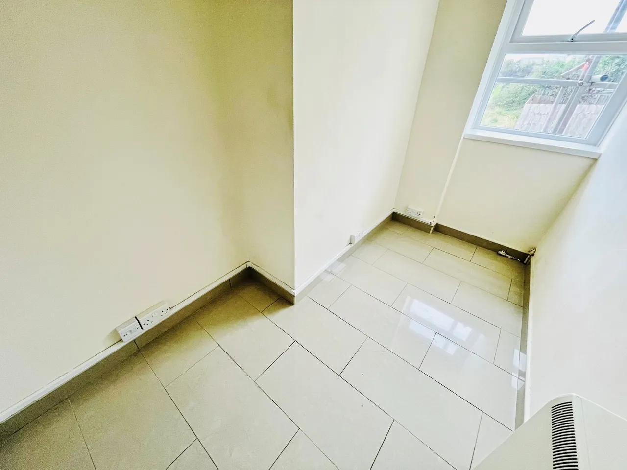 Hendre Ebbw Vale, NP23, photo 5