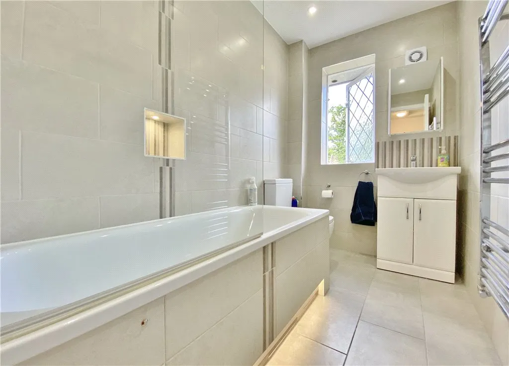 Hawthorn Close, Hounslow, TW5, photo 6