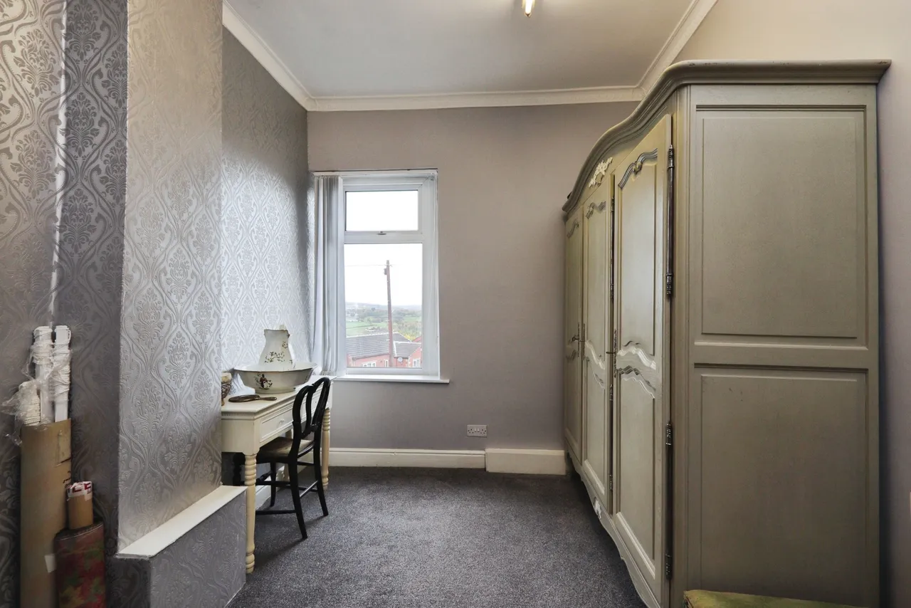 Martin Lane, Barnsley, photo 11