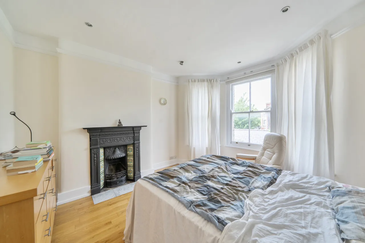 Nether Street, London, N12, photo 8